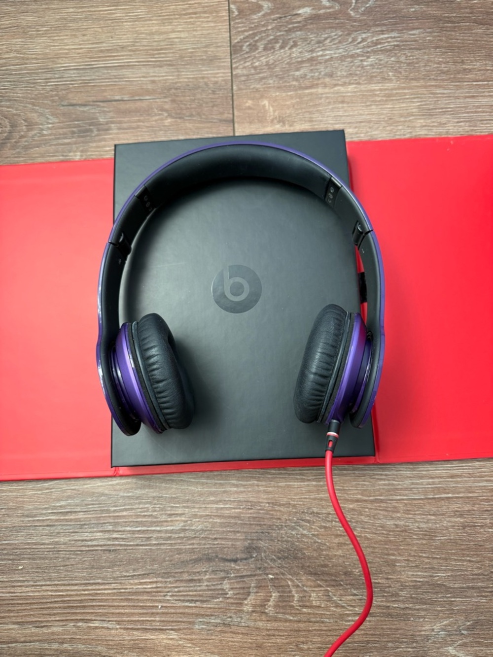 Beats Solo HD Purple Headphones - Beats by Dr. Dre - Picture 10 of 13